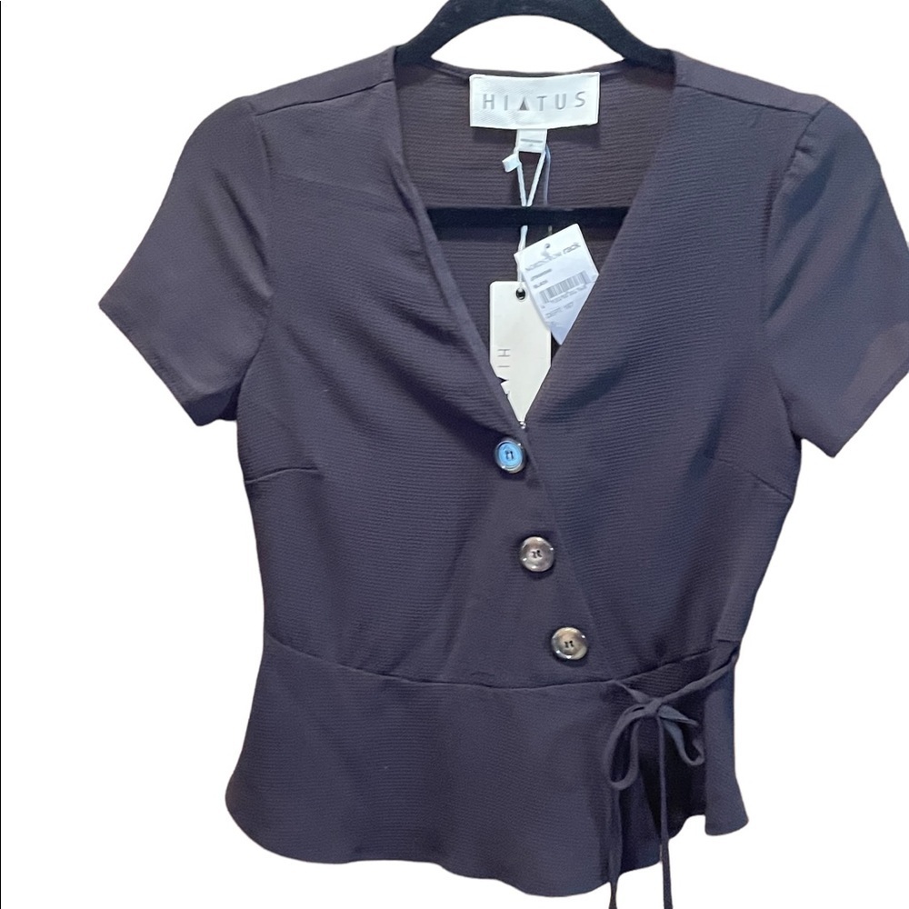 NWT Hiatus black‎ button & tie front top size small​